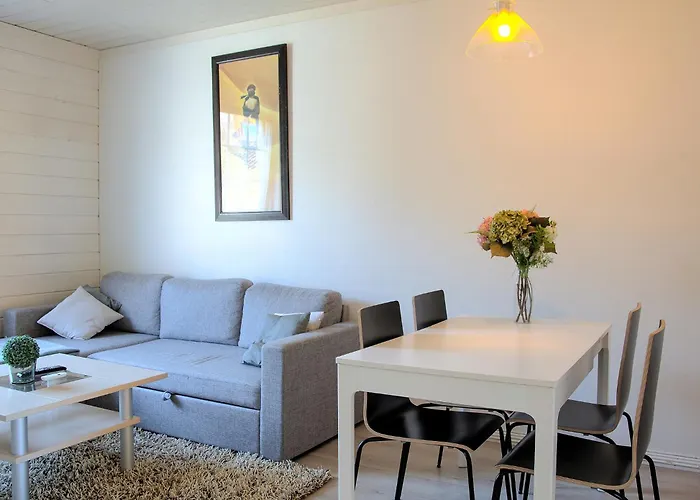 Free Parking At Cozy & Central Getaway
