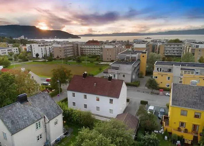 Free Parking At Cozy & Central Getaway