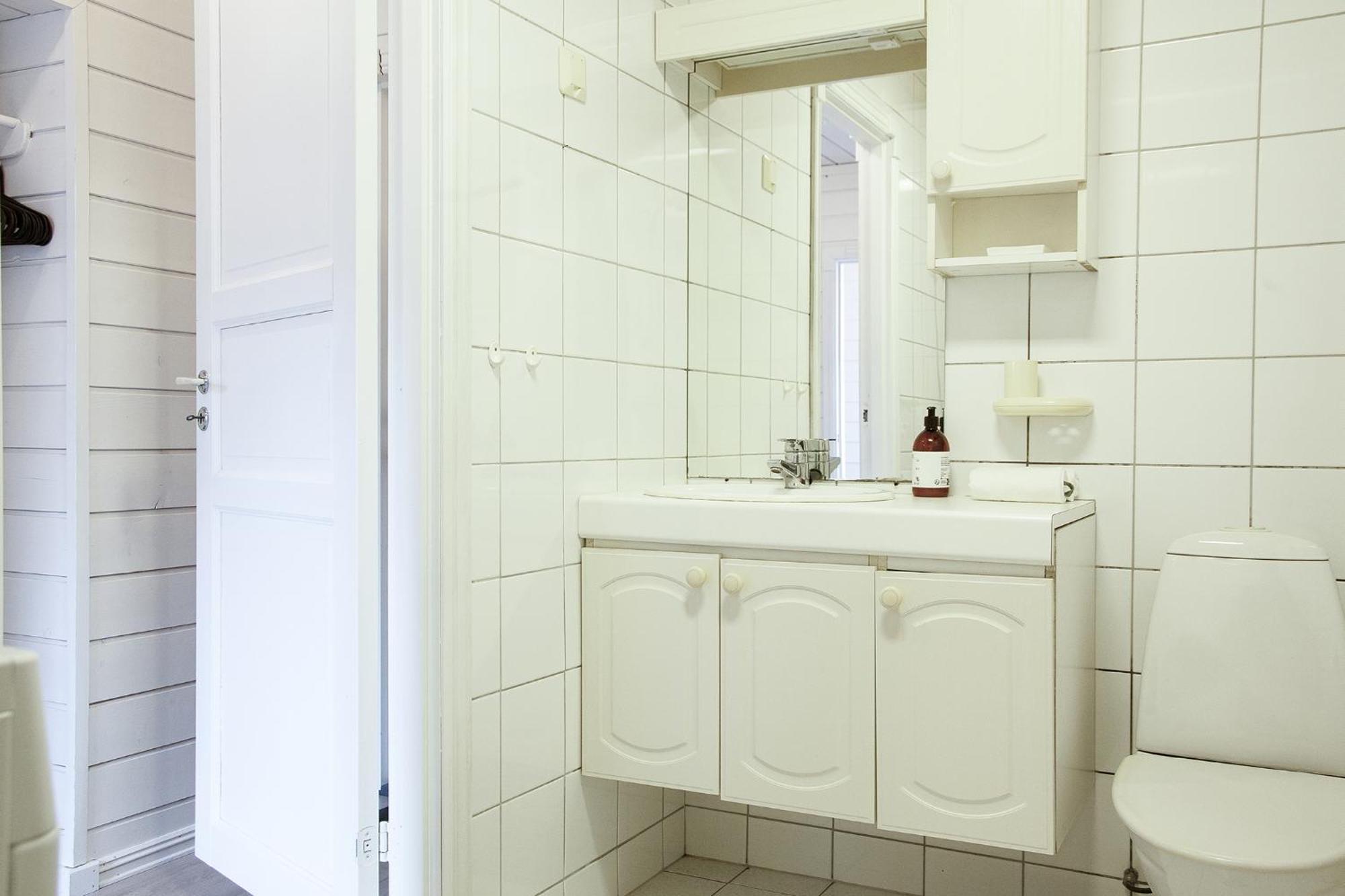 Free Parking At Cozy & Getaway Apartment